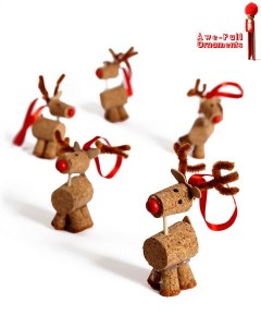 Adornos de renos de Navidad con corchos usados