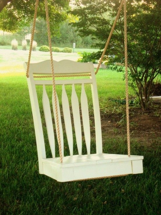 Columpios para jardín con sillas rotas