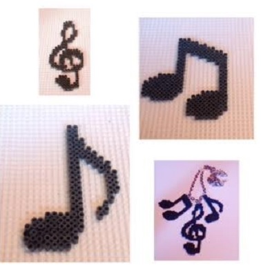Collar de notas musicales con hama beads mini